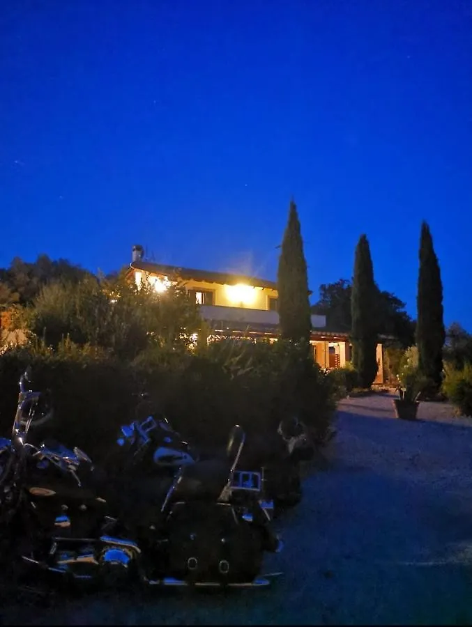 Casale Terre Rosse Bed & Breakfast Saturnia